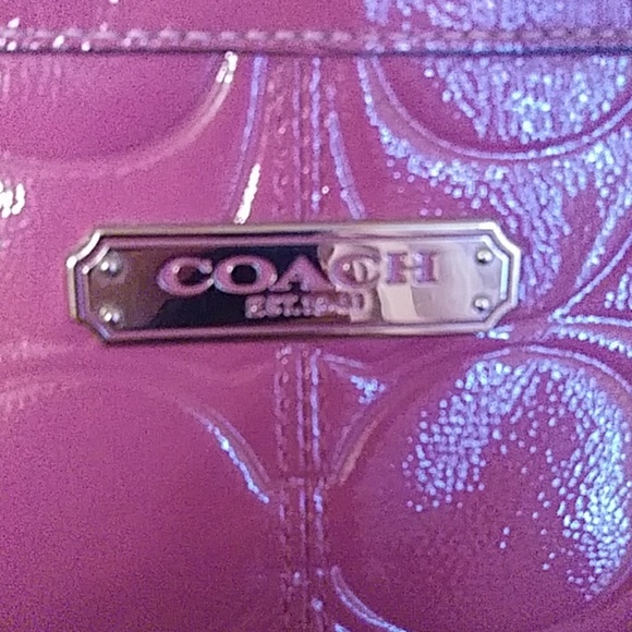 Coach leather embossed with signature pattern bag - Picture 3 of 8